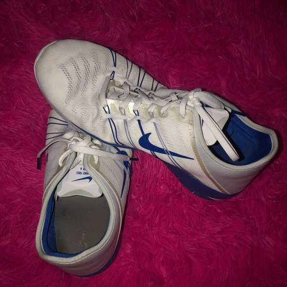 Nike running shoes - Picture 1 of 4